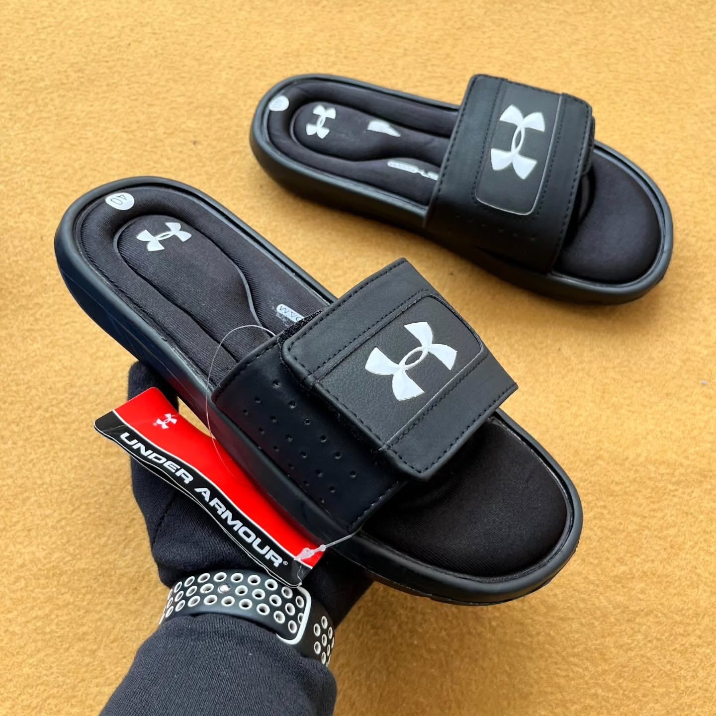 UNDER-ARMR-IGNIT-V-SLIDES-BLACK