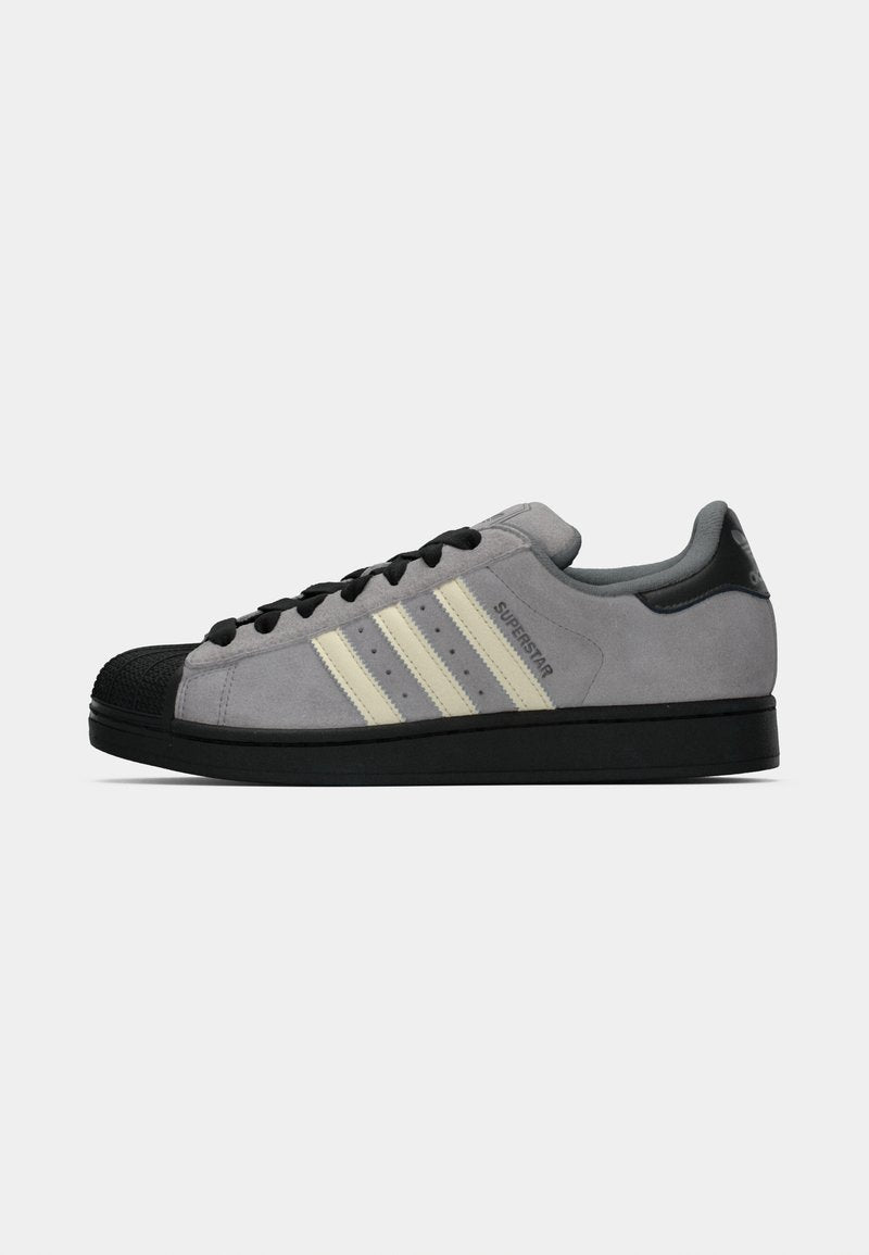 ADIDS SUPERSTAR SUEDE REIGN CHAMP (BLACK/GREY)