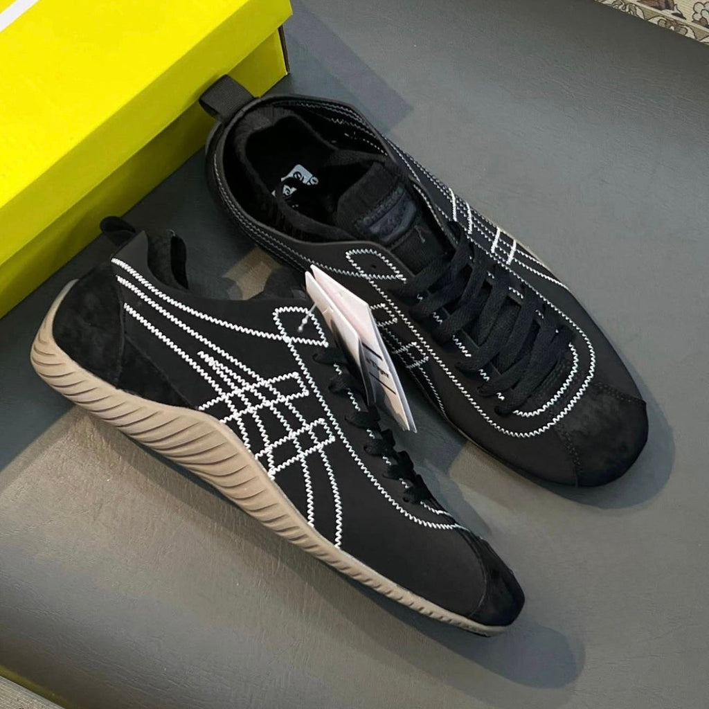 ONITSUKA TIGER SCLAW (BLACK-WHITE)