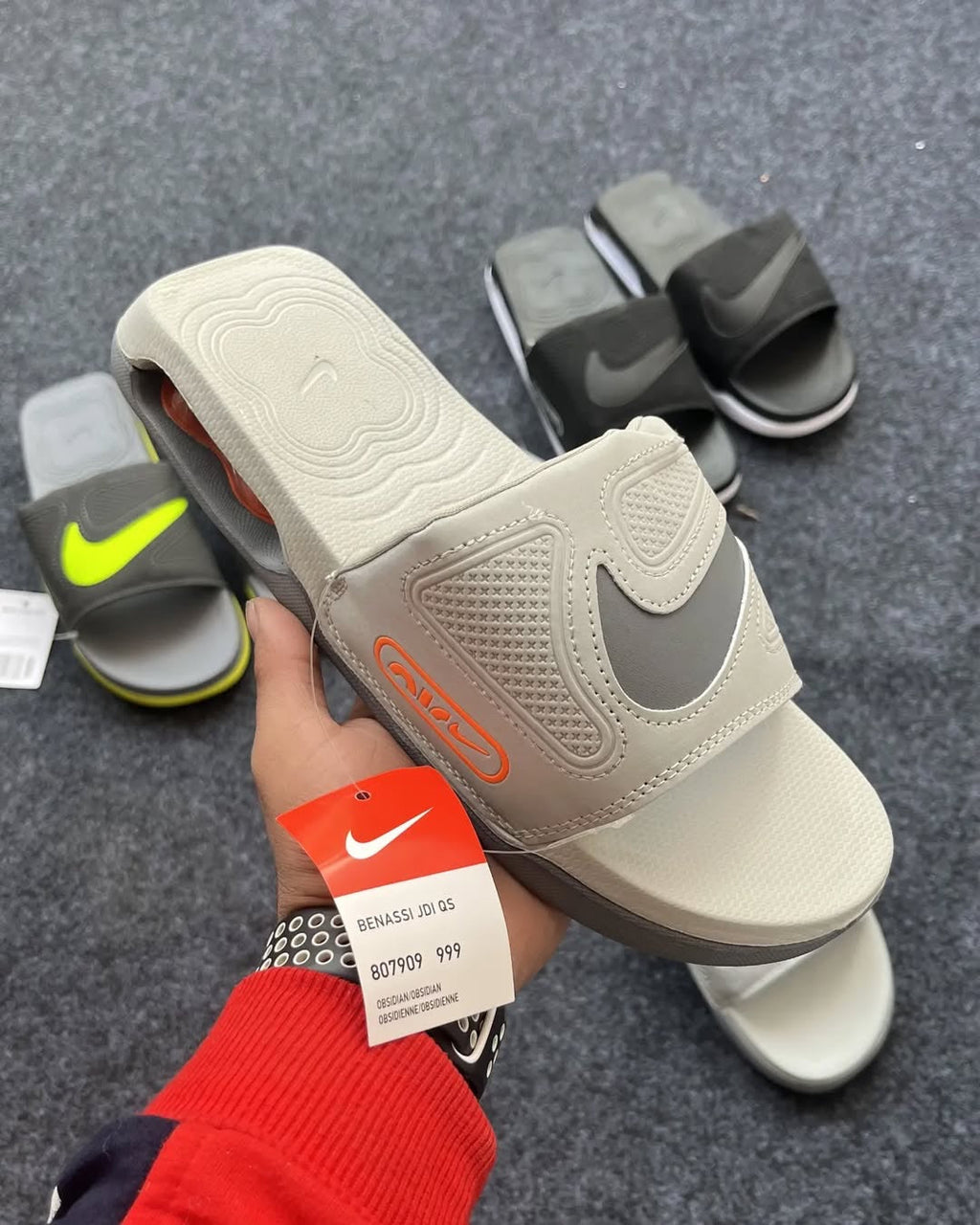 NIK-CIRO-SLIDES-GREY