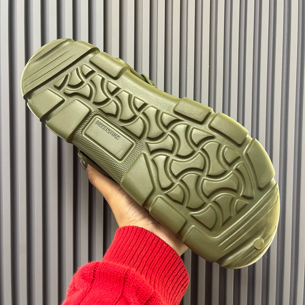 BIRKI-FLOW-CLOGS (KHAKI)
