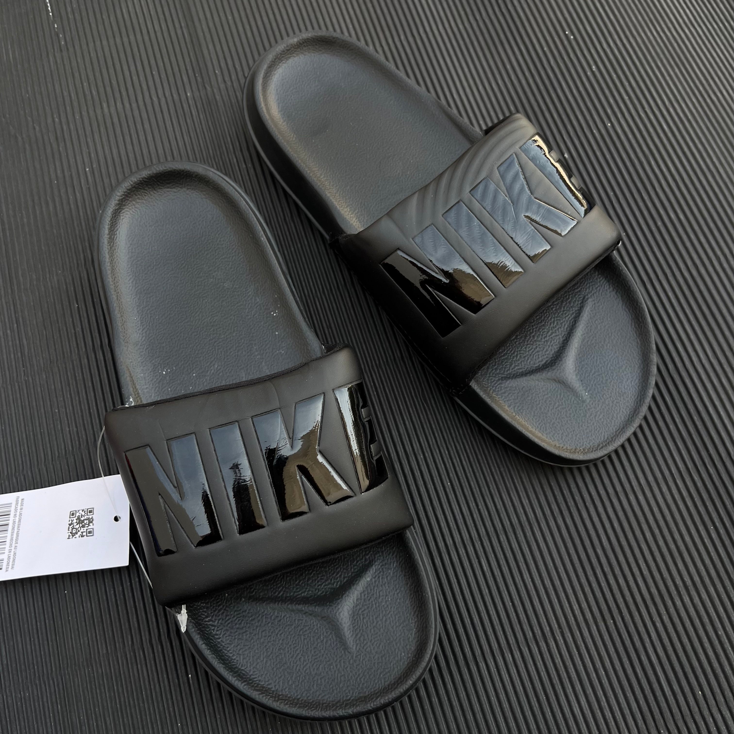 NIK-OFCORT-SLIDES-ALL/BLACK