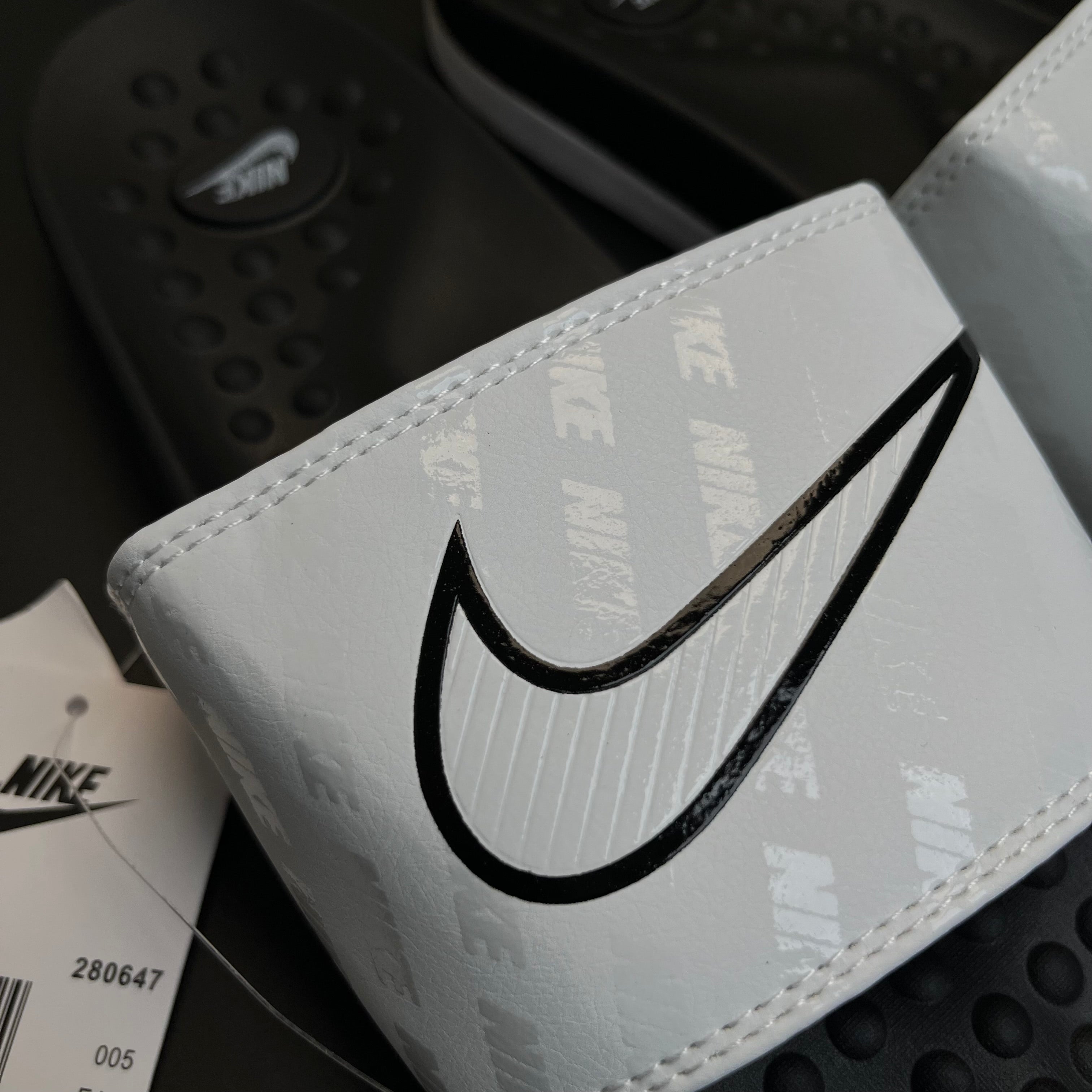 NKSS-WHITE/BLACK