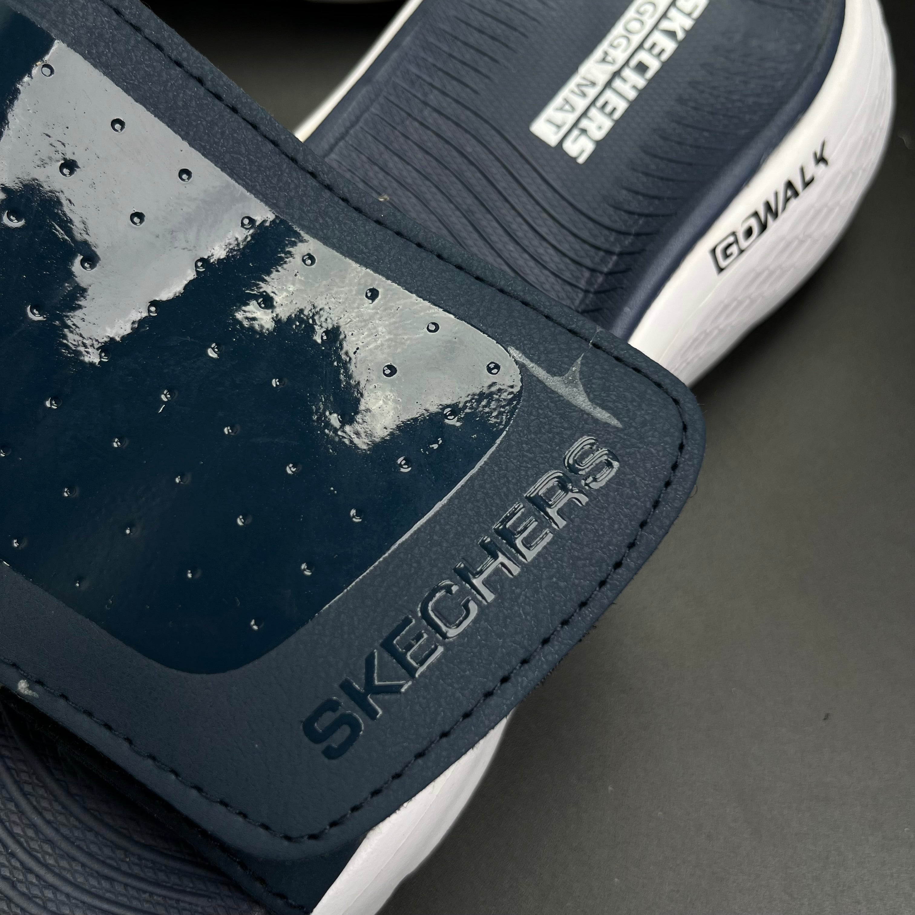 SKCHRS-GWALK-SLIDES-NAVY/WHITE