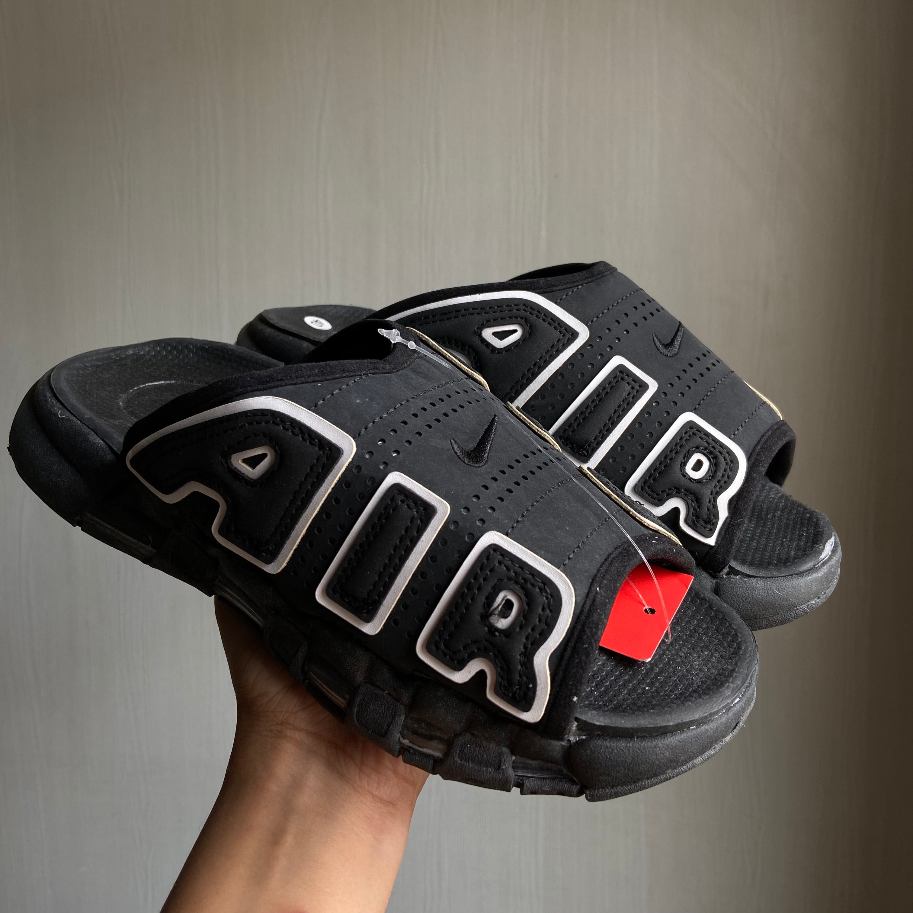 NIK-UTEMPO-SLIDES-BLACK