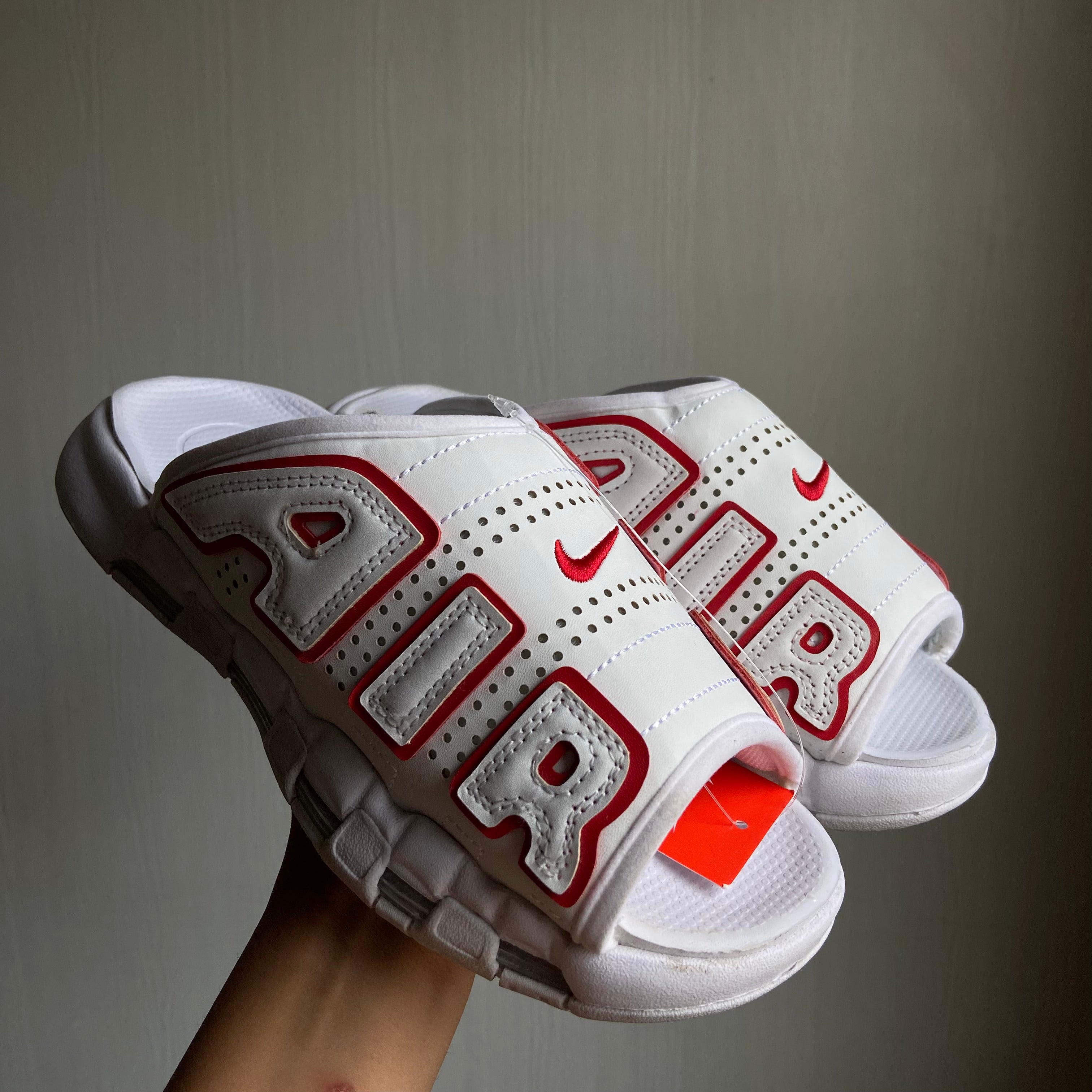 NIK-UTEMPO-SLIDES-WHITE/RED