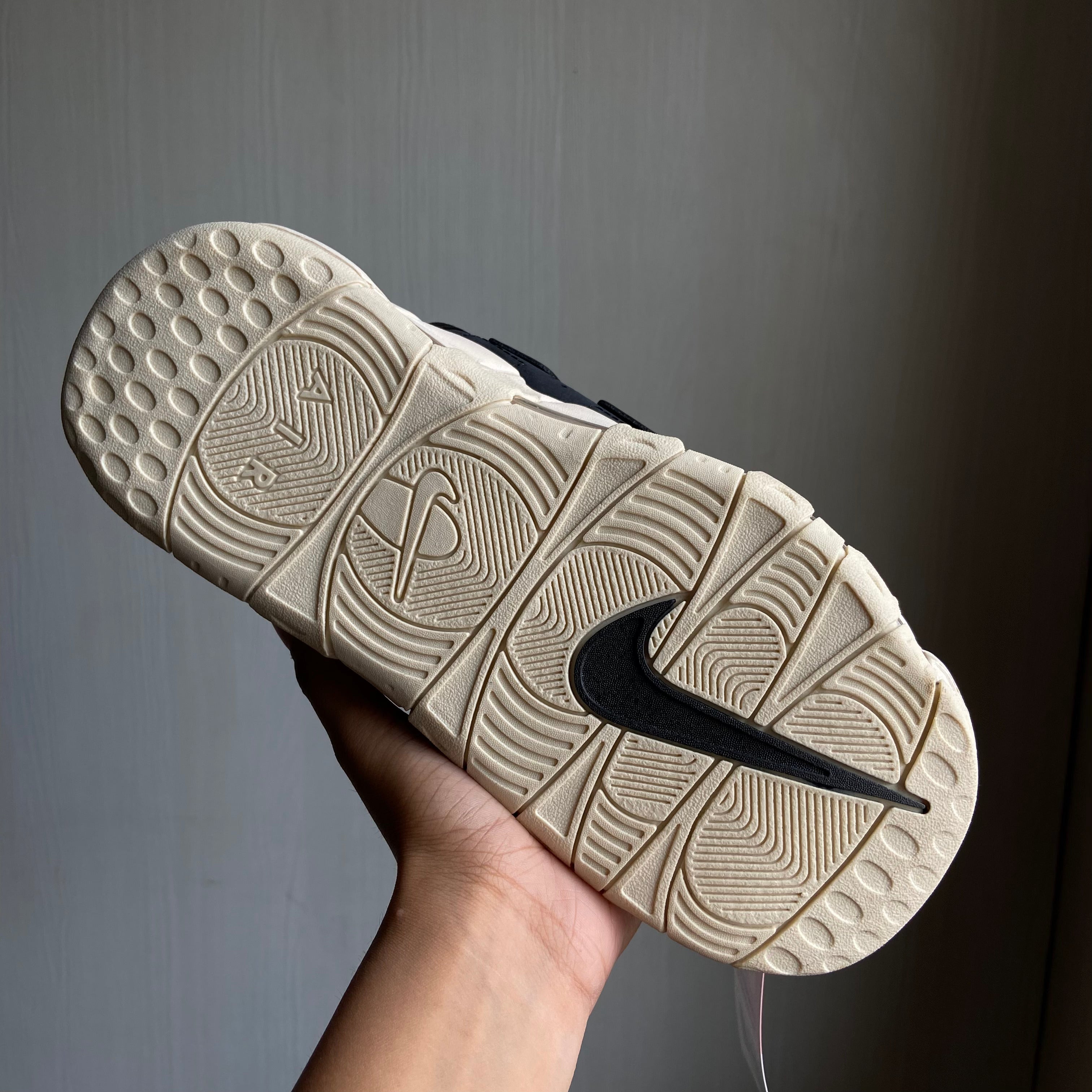 NIK-UTEMPO-SLIDES-BLACK/IRRIDESCENT