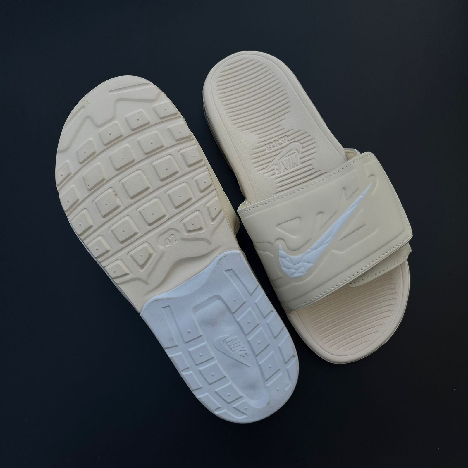 NIK-AIR-BEIGE