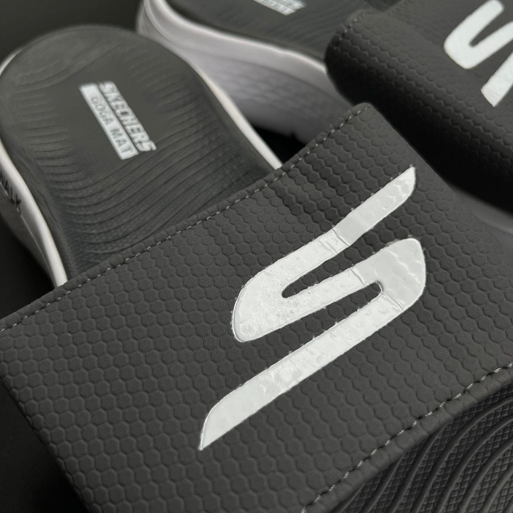 SKCHRS-MAX-CUSHION-SLIDES-GREY