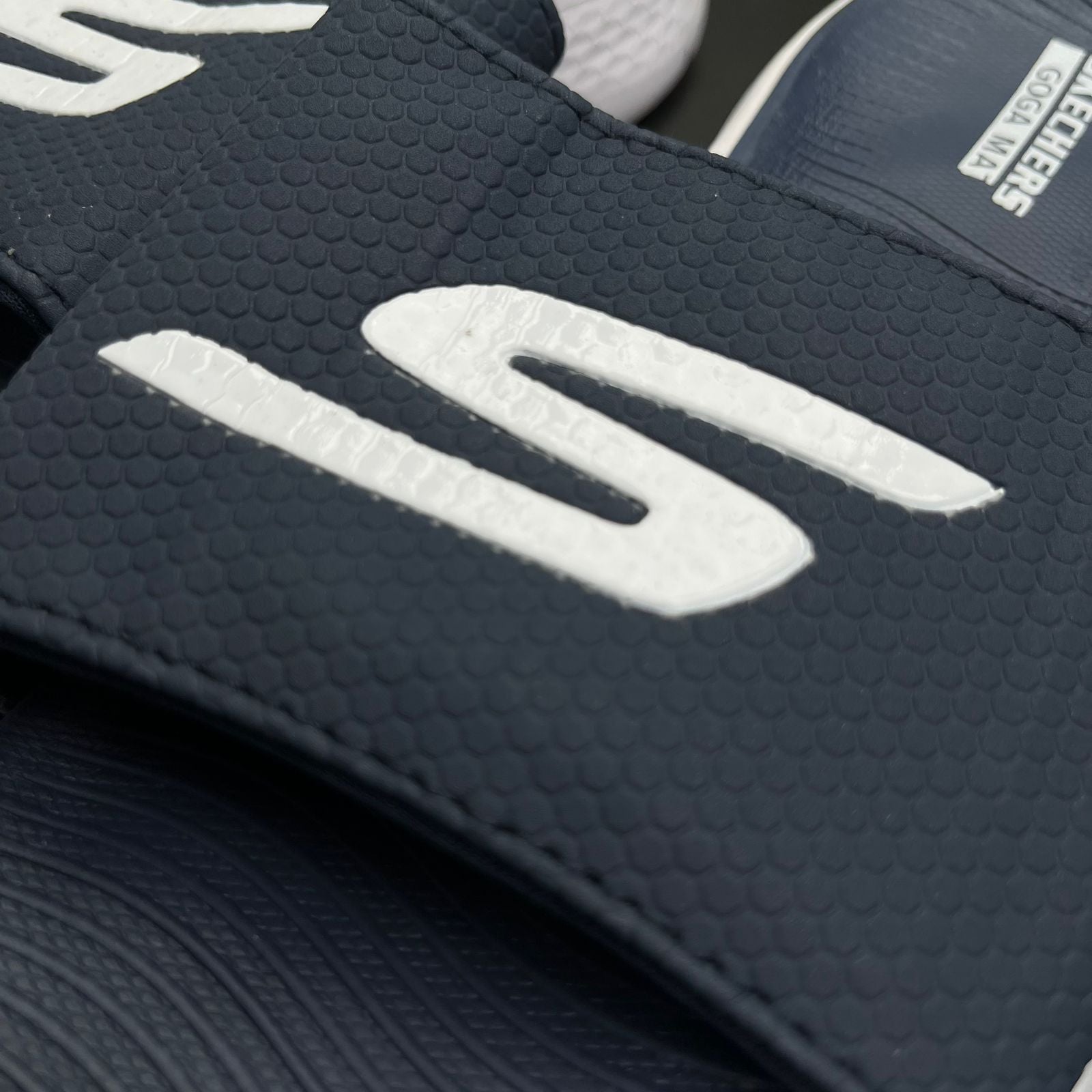 SKCHRS-MAX-CUSHION-SLIDES-NAVY