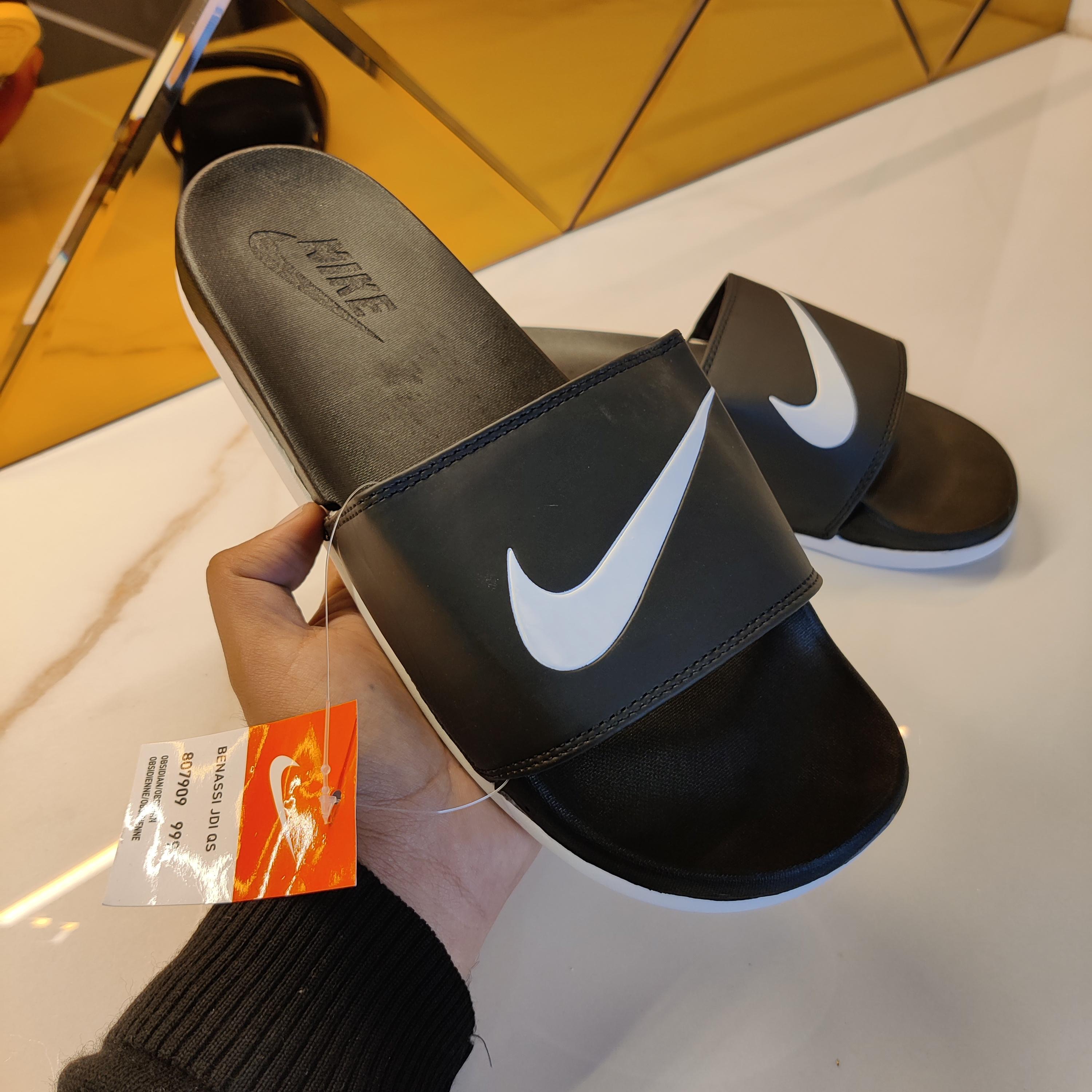NIK-COMFORT-LOGO-SLIDES-BLACK/WHITE