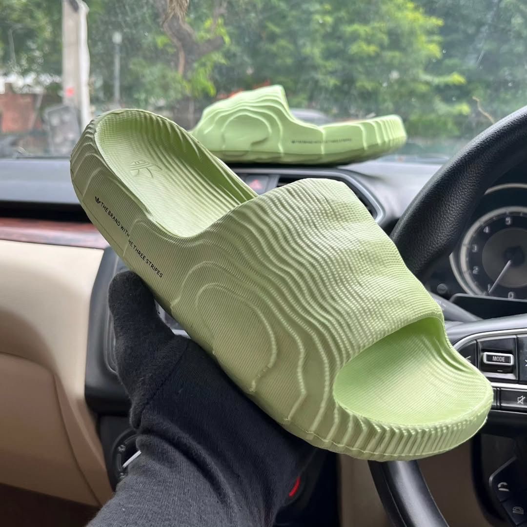22-SLIDES-LIME GREEN