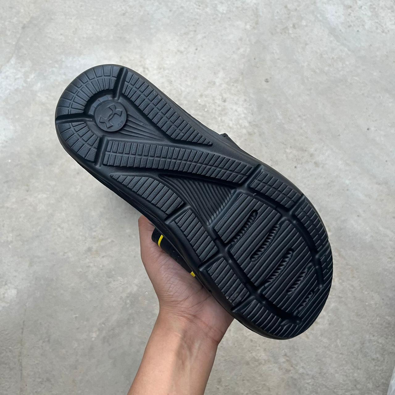UA-PLAYRIDE-SLIDES-BLACK GOLDEN