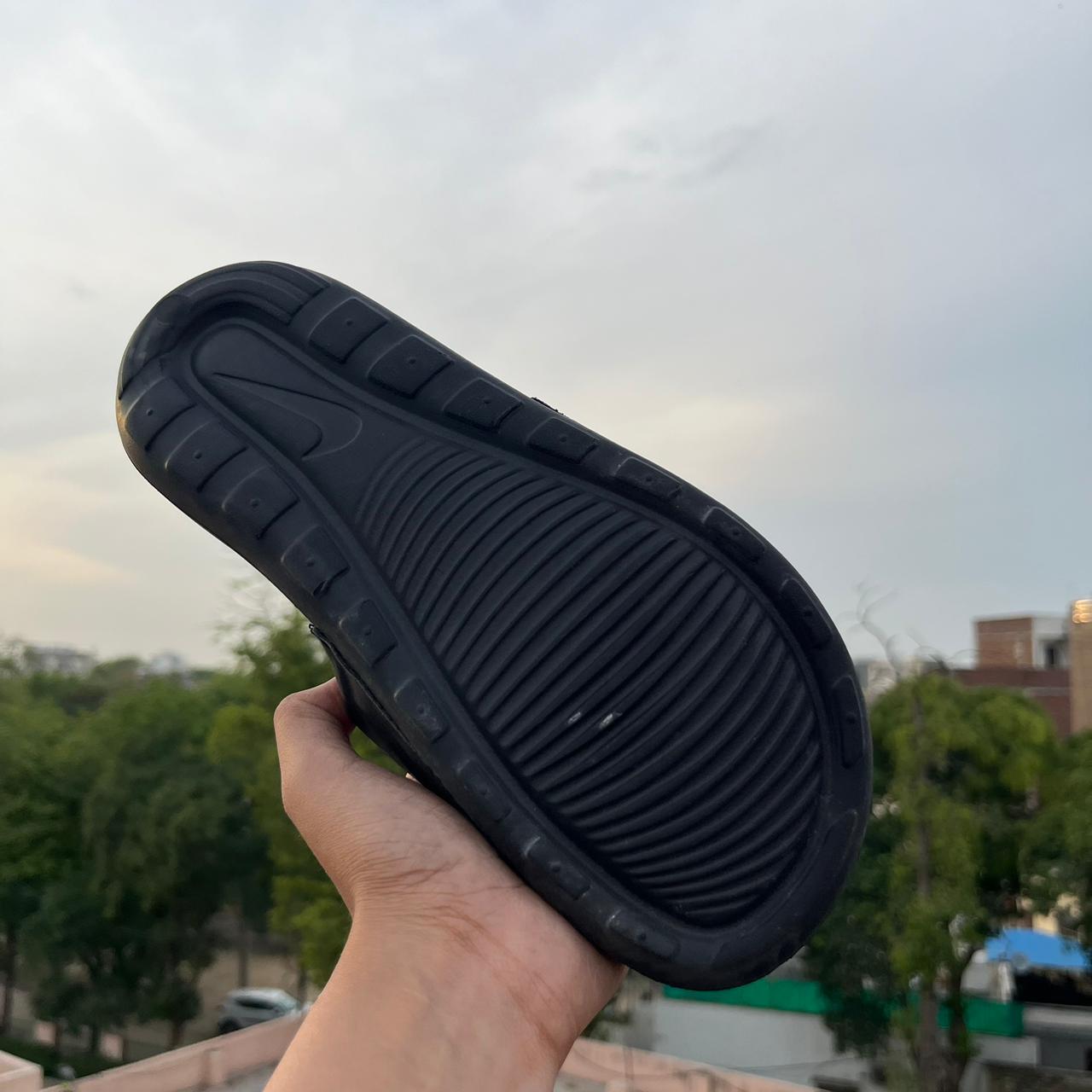 NIK-BENASSI-SLIDES (ALL BLACK)