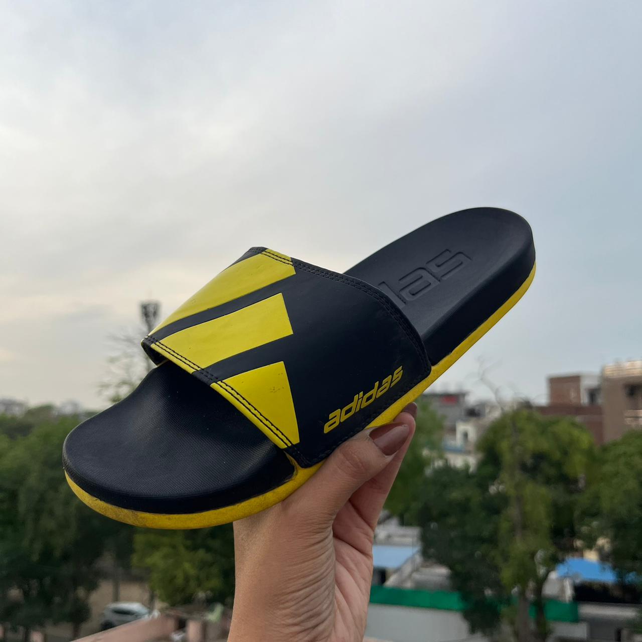 ADIDS-CLOUDFOM-SLIDES (BLACK-YELLOW)