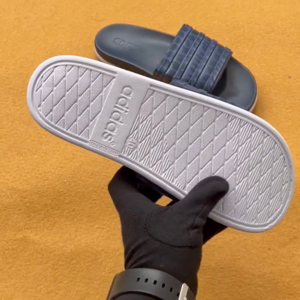 ADIDS-PRINTED-ADILETTE-SLIDES (NAVY)